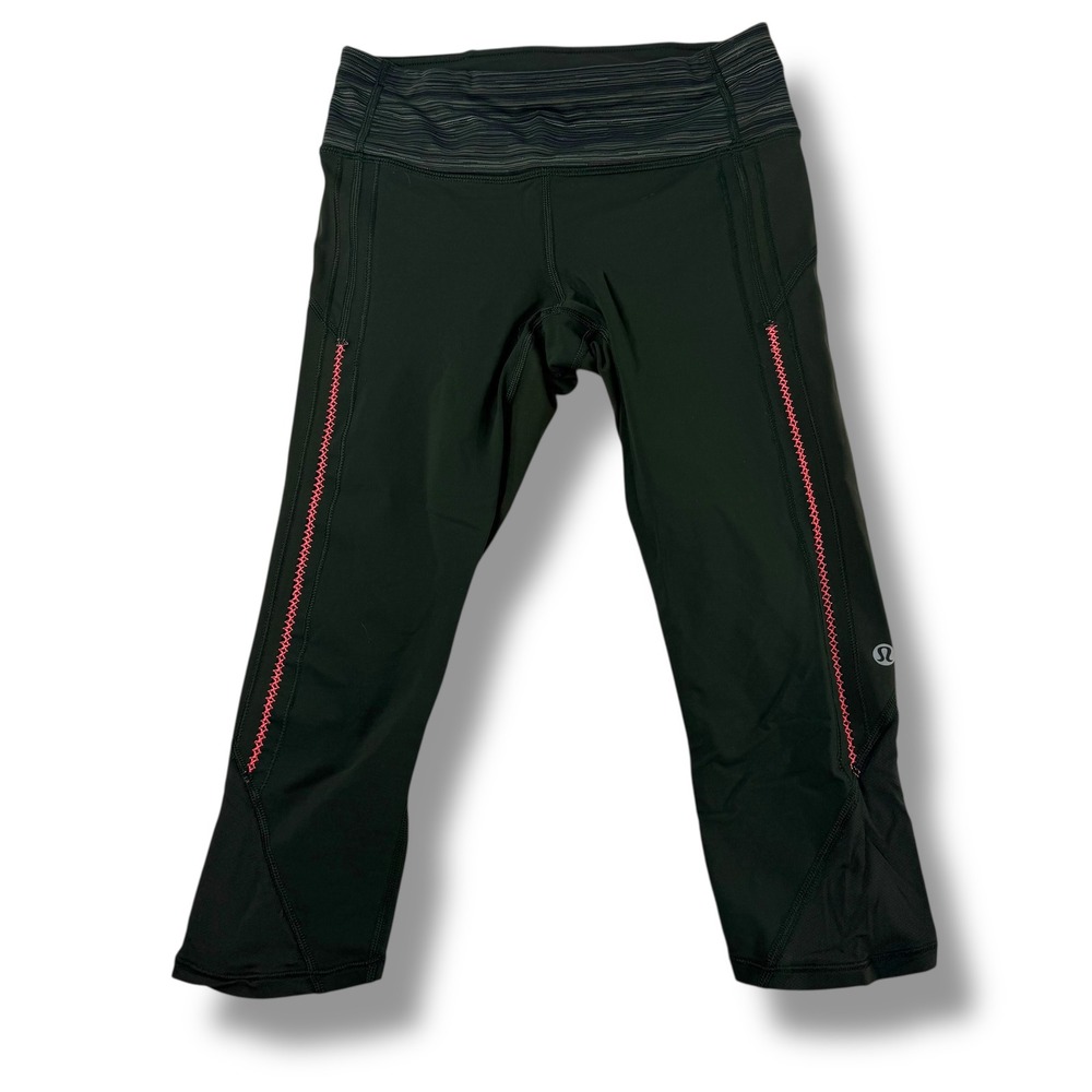 Lululemon‎ Green Cropped Yoga Pants Women's Size 6 Athletic Leggings